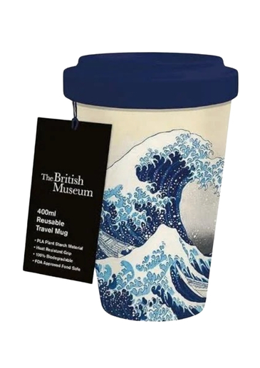 Start your day with a masterpiece. This incredible reusable coffee cup from Museums & Galleries features Hokusai's iconic 'The Great Wave off Kanagawa', one of the most famous pieces of Japanese art in the world. This eco-friendly cup turns your daily caffeine fix into a moment of culture, complete with a secure lid for on-the-go convenience. A powerful, practical, and stunning gift for any art enthusiast.